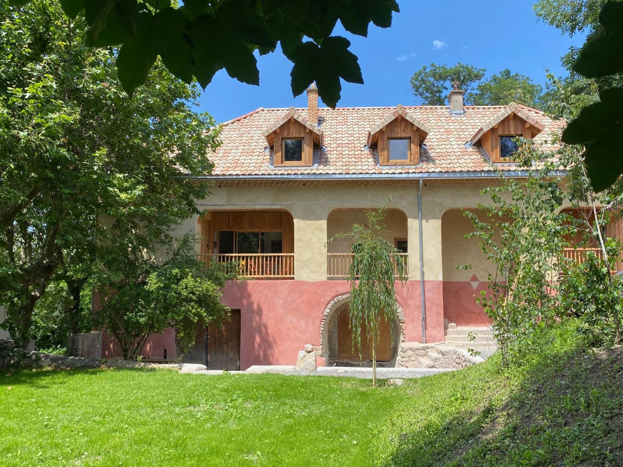 Les Cabanes Du Dauphine Et Logis A La Ferme Gap Buitenkant foto