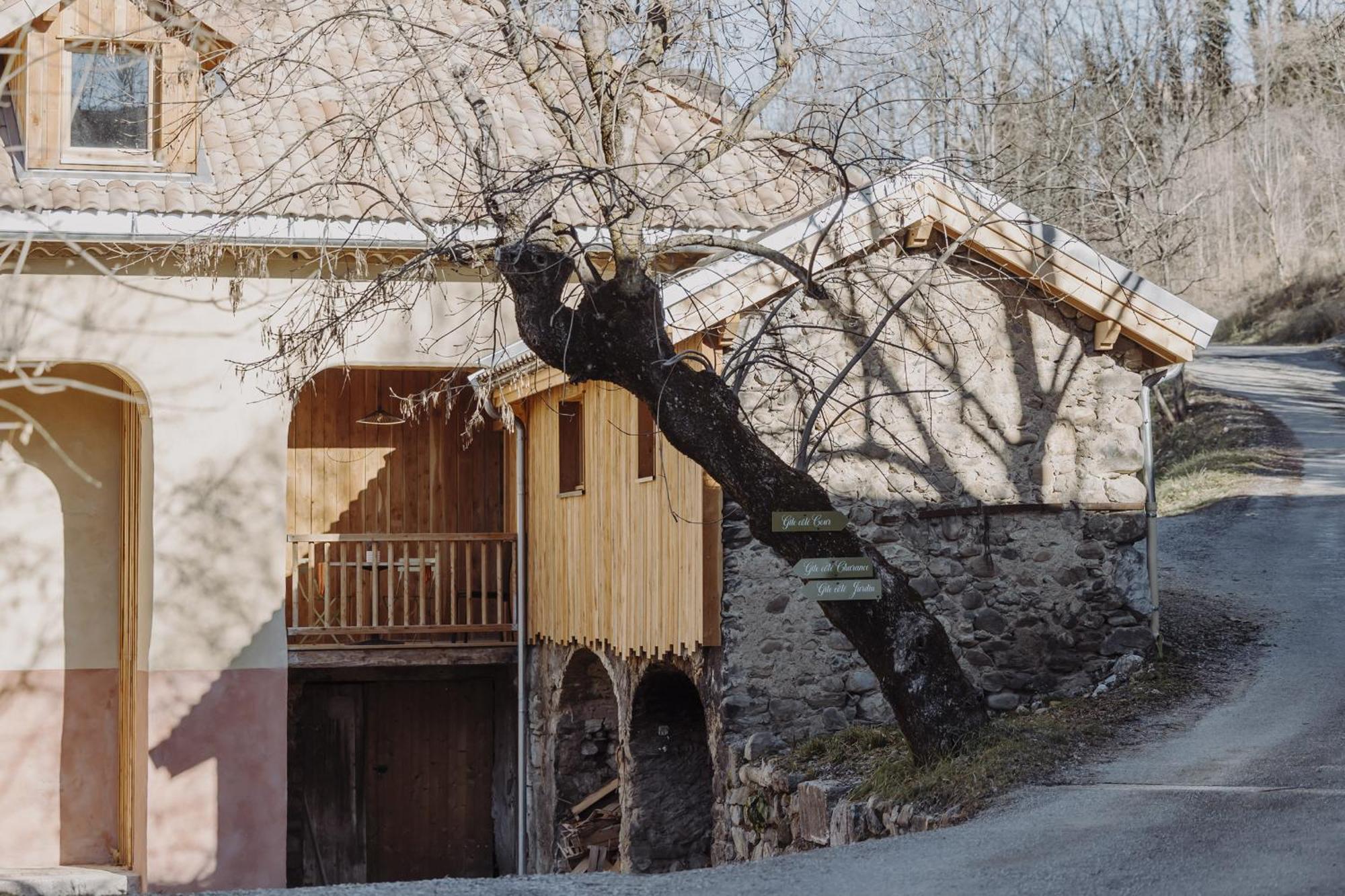 Les Cabanes Du Dauphine Et Logis A La Ferme Gap Kamer foto
